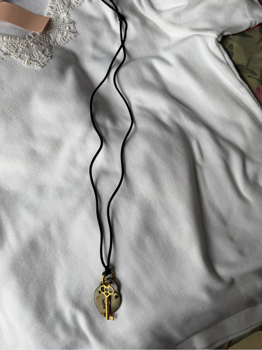 Vintage Black Cord Necklace Heart Lock & Key Charm Pendant Metal Gold/Silver Ton